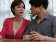 後母色誘老公的兒子與她發生關係 君島美緒